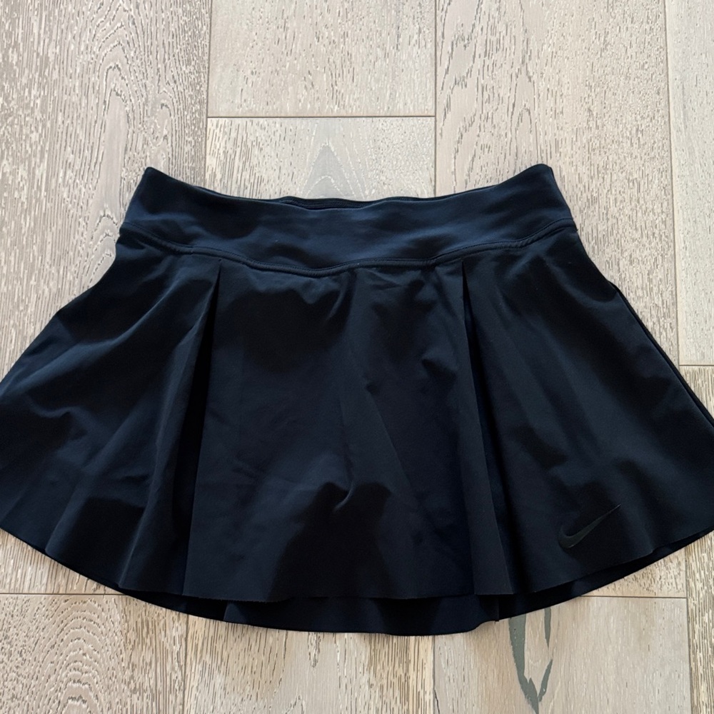 Nike Women's Tennis Black Club Skirt Small in Great Condition